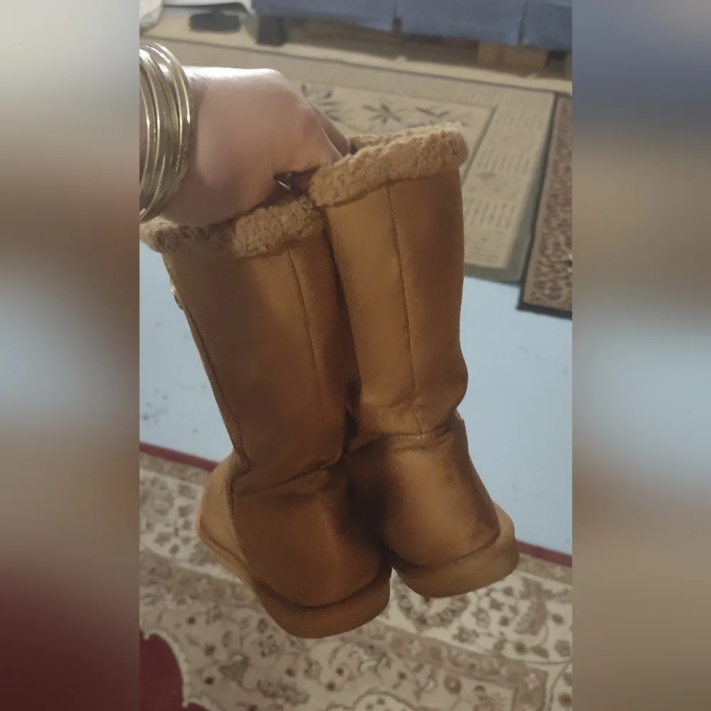 Michael kors boots for women size 5